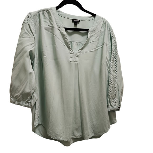 Torrid Challis with Embroidered Sleeve Top sz 0 (L -10) - Picture 5 of 14